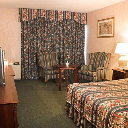 Toronto East Inn Bagian luar foto