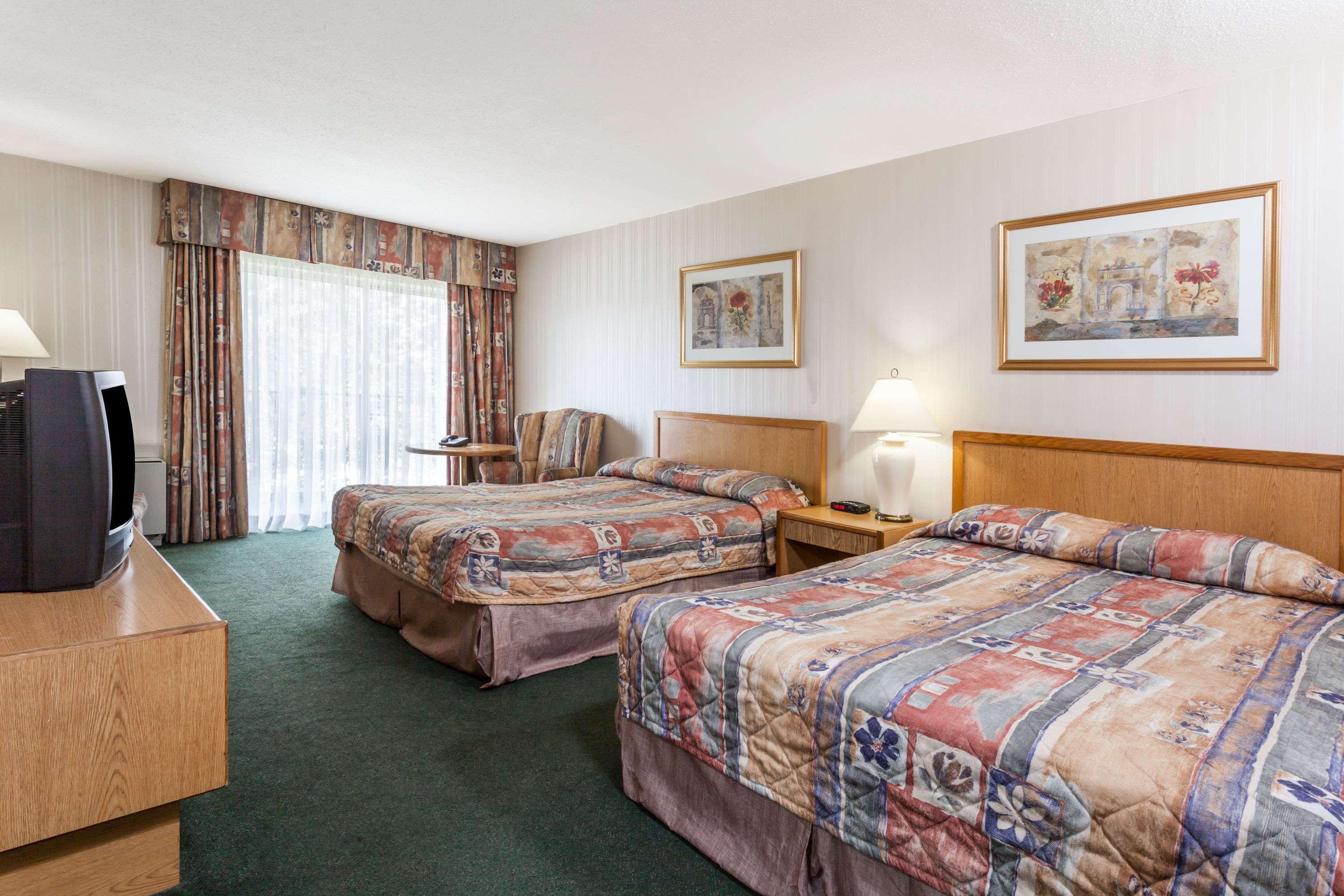 Toronto East Inn Bagian luar foto
