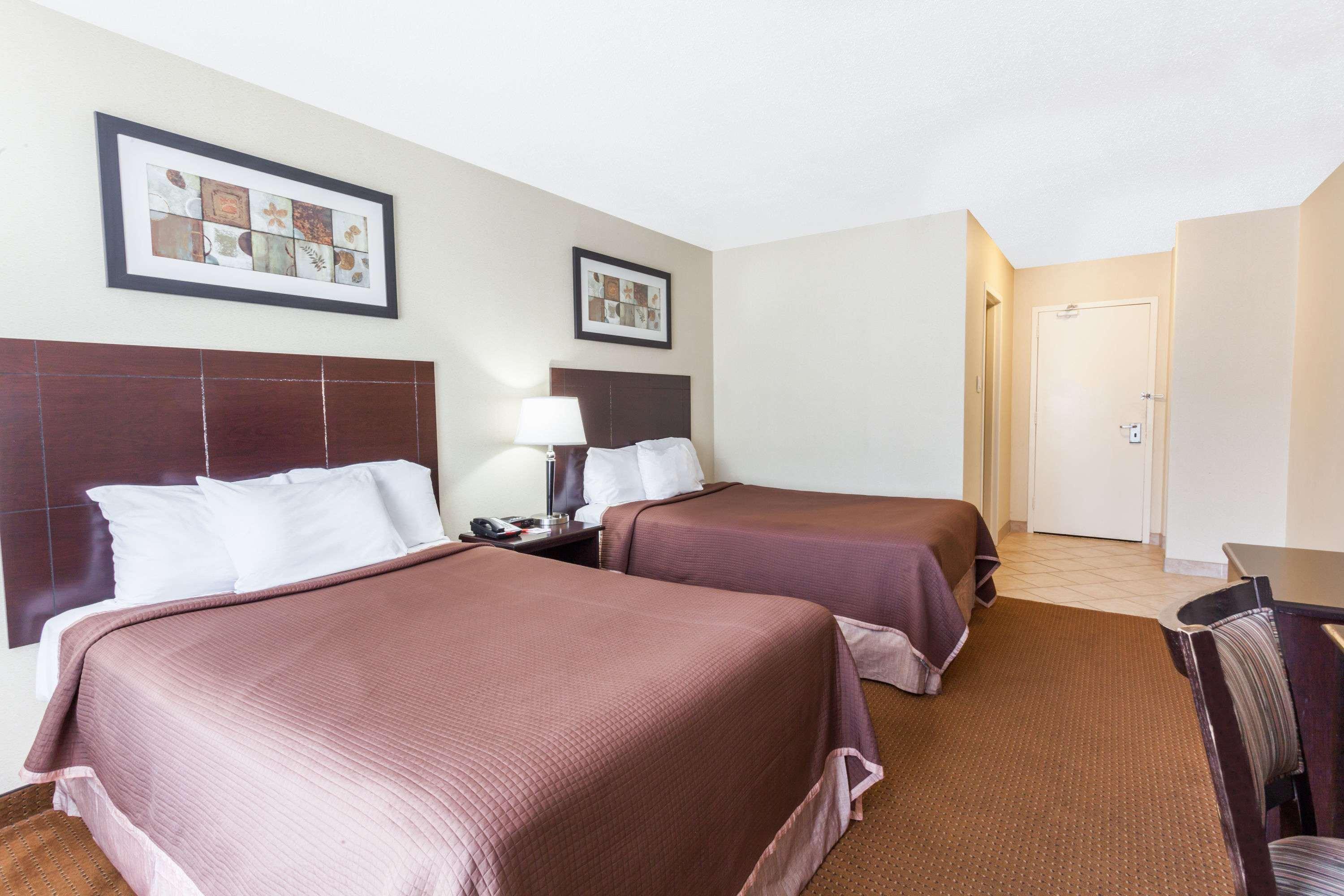 Toronto East Inn Bagian luar foto