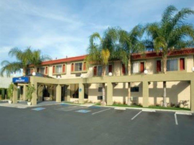 Toronto East Inn Bagian luar foto