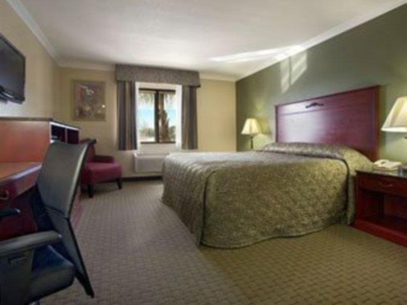 Toronto East Inn Bagian luar foto