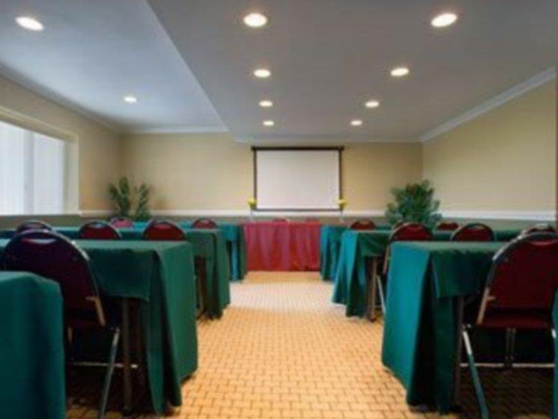 Toronto East Inn Bagian luar foto