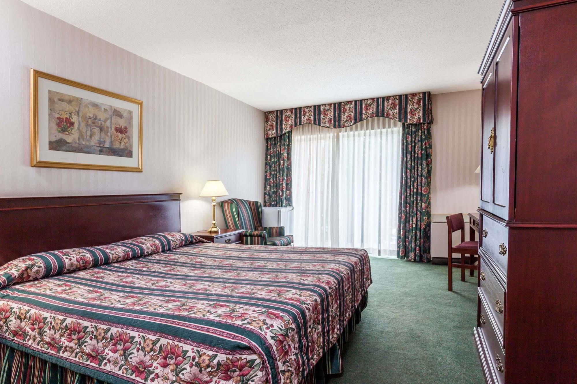 Toronto East Inn Bagian luar foto