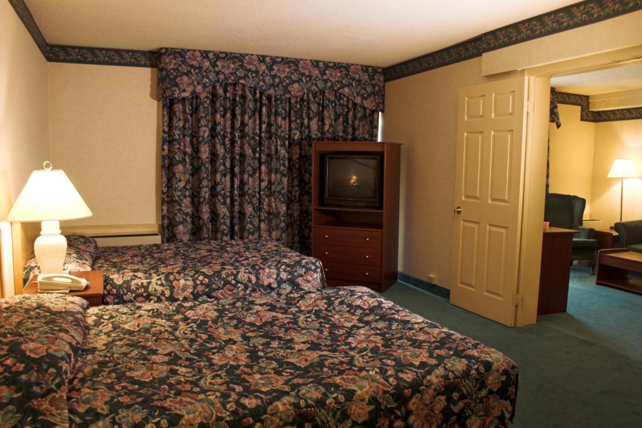 Toronto East Inn Bagian luar foto